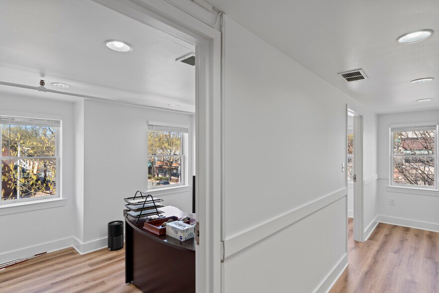 More Photos Of 100-122 E Broad St, Falls Church Office For Sale