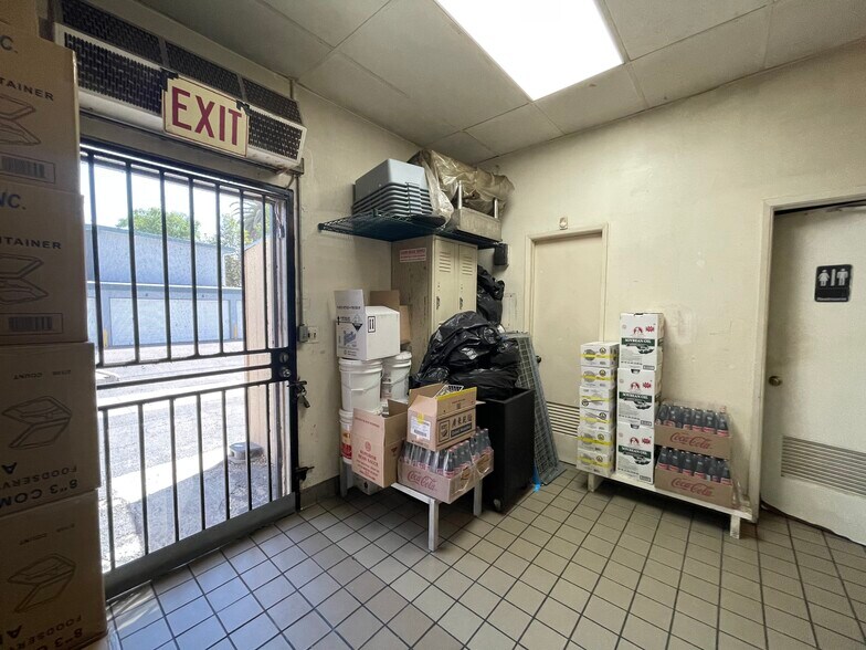 More Photos Of 912-980 S Euclid St, Anaheim Restaurant For Lease