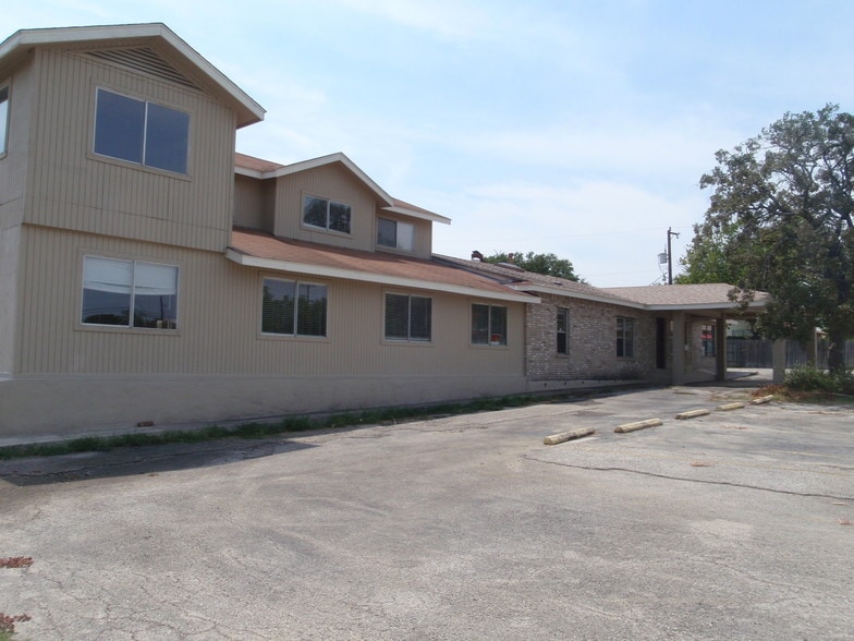 More Photos Of 6628 Crestway Dr, San Antonio Flex For Sale