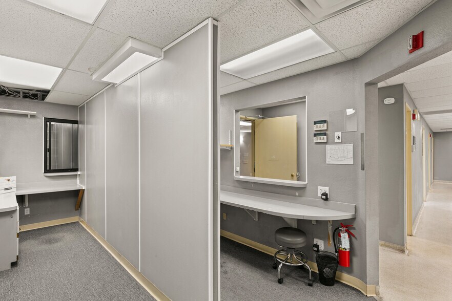 More Photos Of 872 E Sahara Ave, Las Vegas Medical For Lease