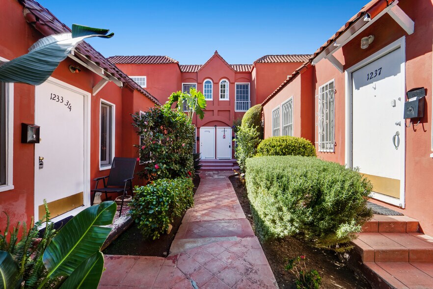 More Photos Of 1227 N Fairfax Ave, West Hollywood Apartments For Sale