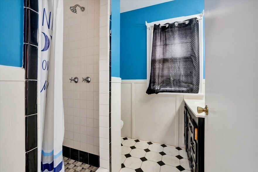 More Photos Of 2260 Carlisle Rd, York Office For Sale
