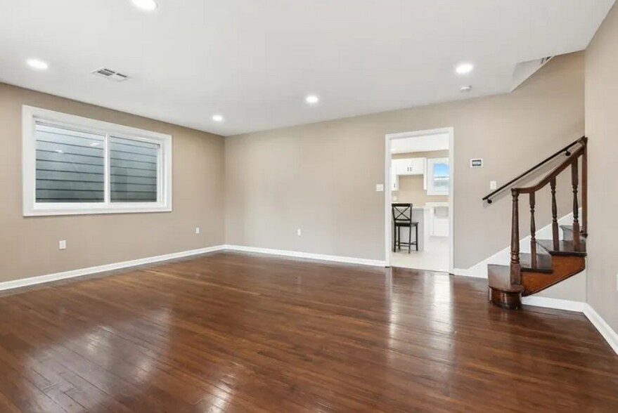 More Photos Of 2219 Paris Rd, Chalmette Storefront Retail Office For Sale