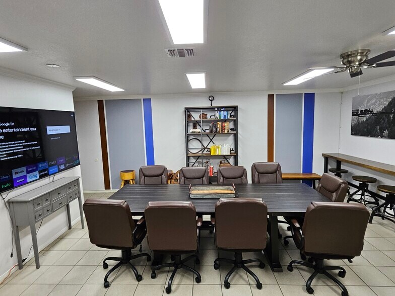 More Photos Of 2409 Maxwell Ln, Deer Park Office For Lease