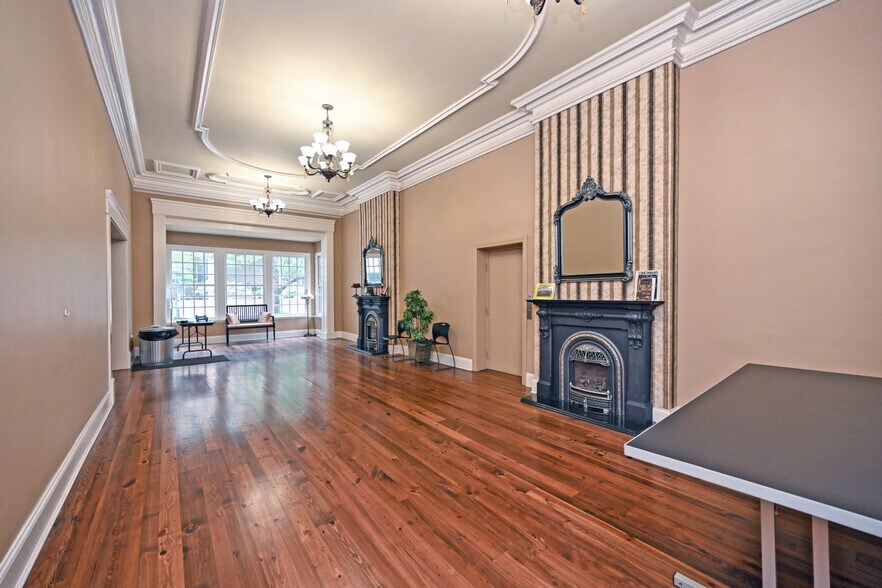 More Photos Of 19 E 8th St, Cincinnati Office For Sale