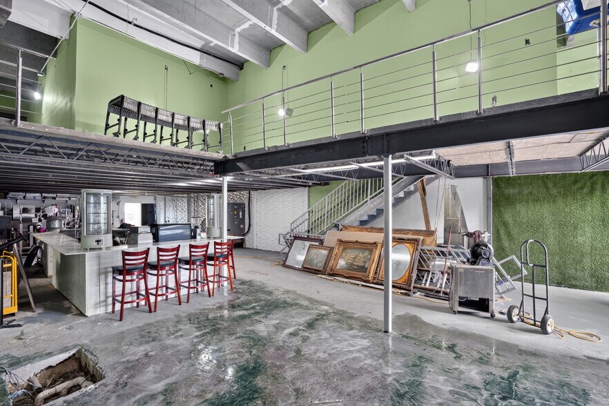 More Photos Of 8485-8499 NW 54th St, Miami Warehouse For Sale