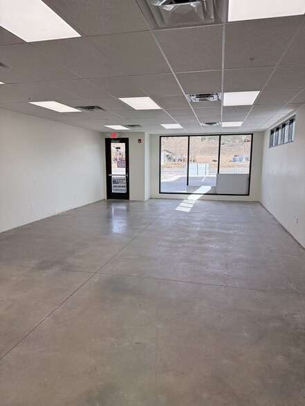 More Photos Of 205 Jasper Pl, Ridgway General Retail For Sale