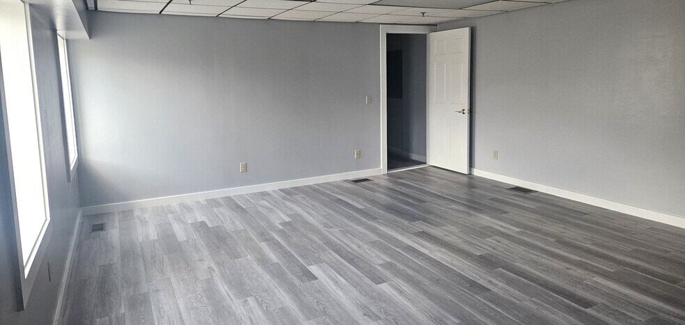 More Photos Of 133 Gallery Ln, Morristown Loft Creative Space For Lease