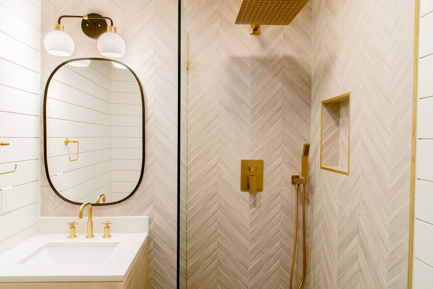 More Photos Of 306 Loch Leven Rd, Lake Arrowhead Hotel For Sale