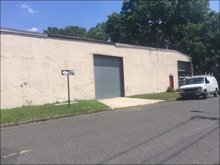 More Photos Of 100-112 N 12th St, Kenilworth Manufacturing For Lease