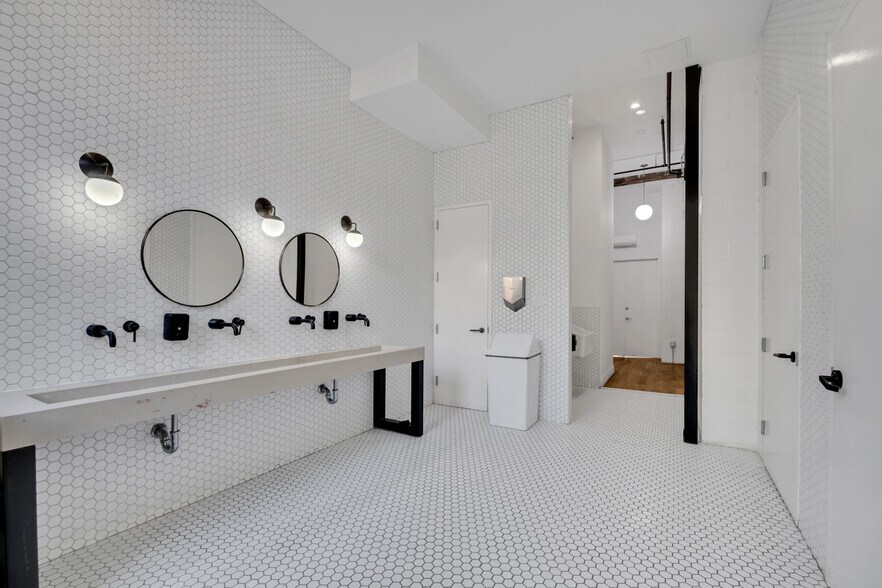 More Photos Of 199 Cook St, Brooklyn Office For Lease