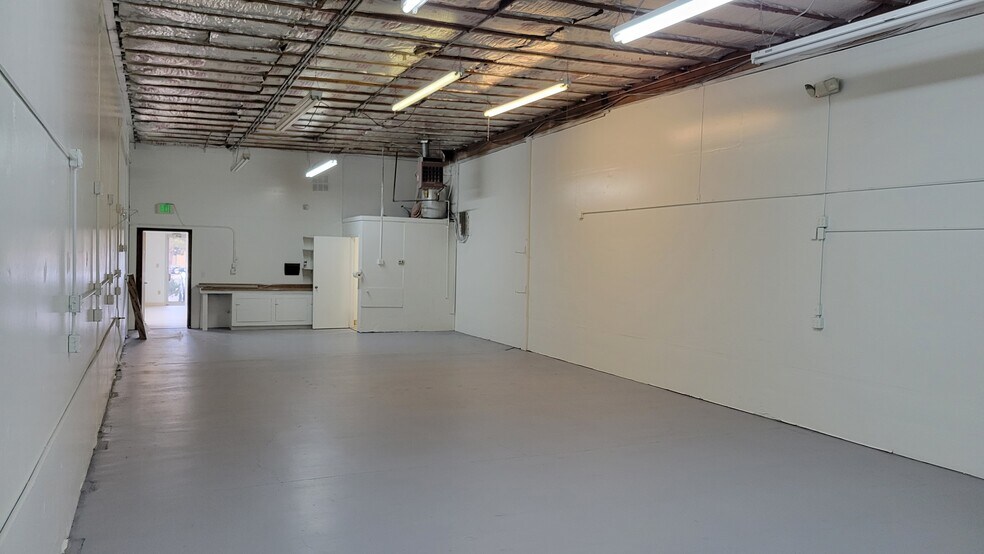 More Photos Of 1220 E Greg St, Sparks Light Distribution For Lease