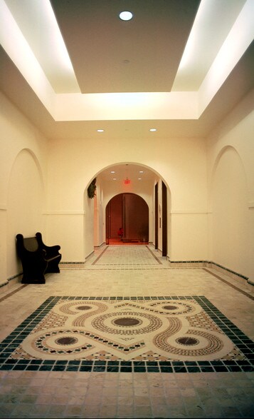 More Photos Of 4119 Montrose Blvd, Houston Office For Lease