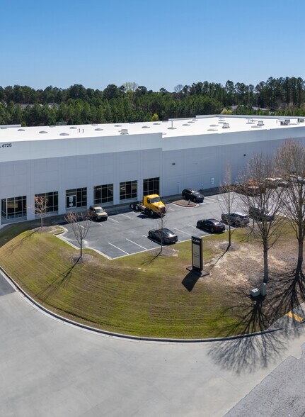 More Photos Of 6725 Oakley Industrial Blvd, Union City Distribution For Lease