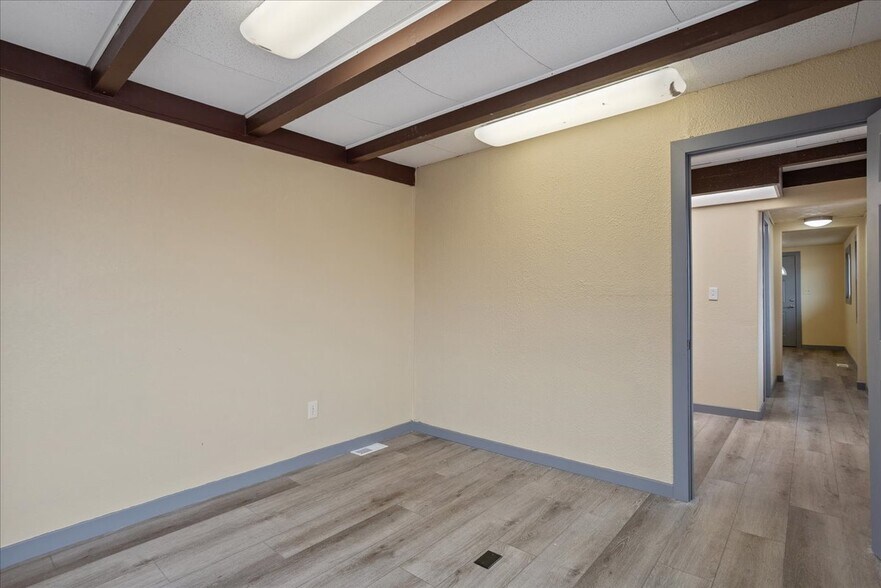 More Photos Of 2302 W Lincolnway, Cheyenne Light Manufacturing For Sale