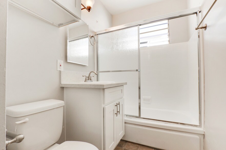 More Photos Of 638 Grant St, Santa Monica Apartments For Sale