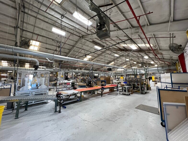 More Photos Of 900 S Meridian Rd, Newton Unknown For Lease