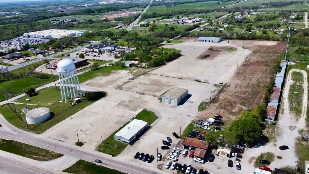 More Photos Of 1401 E Highway 82, Gainesville Industrial For Lease