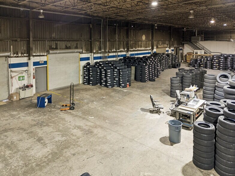 More Photos Of 411 Industrial Dr, White House Manufacturing For Lease