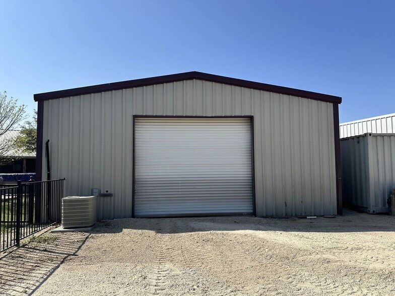 More Photos Of 1782 Key Ln, Abilene Office For Lease