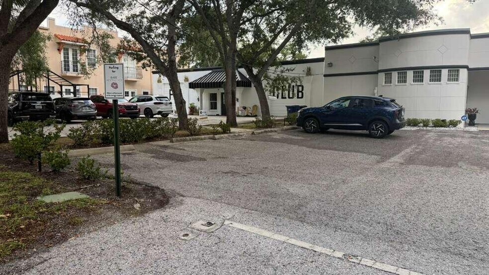 More Photos Of 608 S Tampania Ave, Tampa Medical For Lease