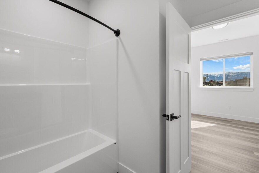 More Photos Of 202 Fletching Way, Belgrade Industrial For Sale