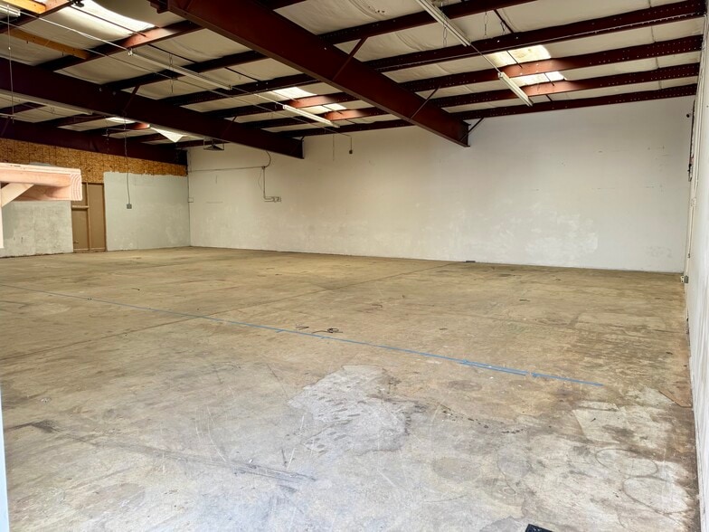More Photos Of 227 W 300 S, Bountiful Industrial For Lease