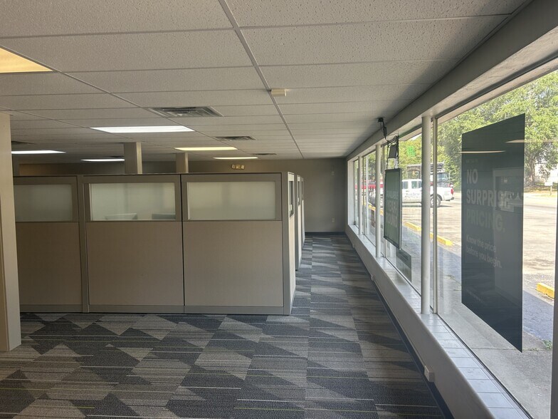 More Photos Of 2413 Crill Ave, Palatka Office For Sale