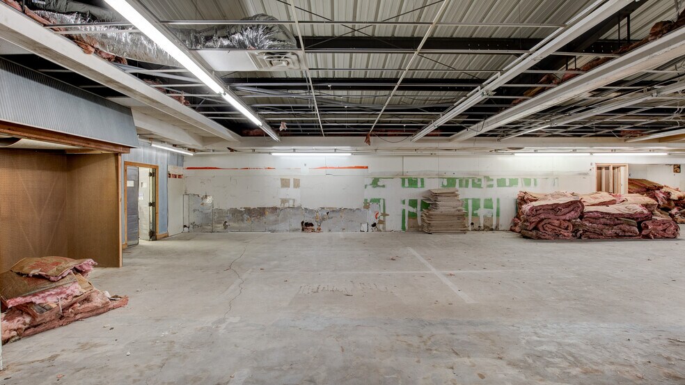 More Photos Of 2015 Payne st, Tell City Light Distribution For Sale