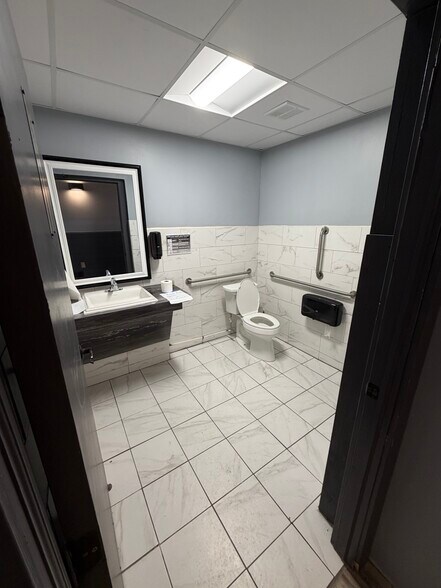 More Photos Of 150 S Washington St, Oxford Freestanding For Sale