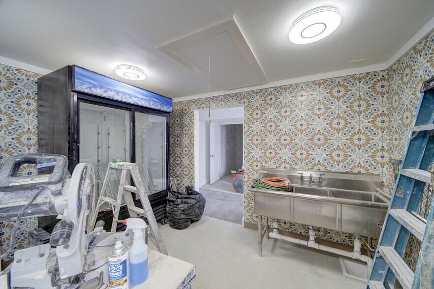 More Photos Of 3791 Bird Rd, Miami Restaurant For Lease