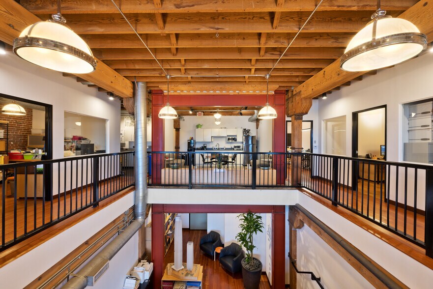 More Photos Of 6161 Santa Monica Blvd, Los Angeles Loft Creative Space For Lease