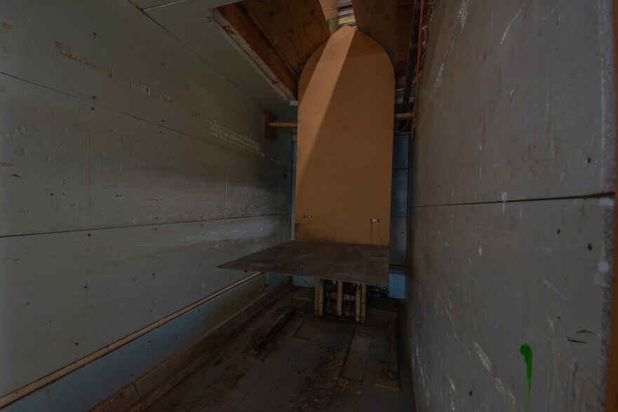 More Photos Of 105 Hand ave, Elizabethtown Industrial For Sale