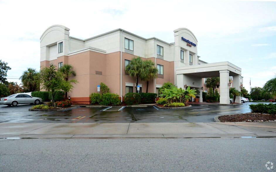 More Photos Of 3485 Ulmerton Rd, Clearwater Hotel For Sale