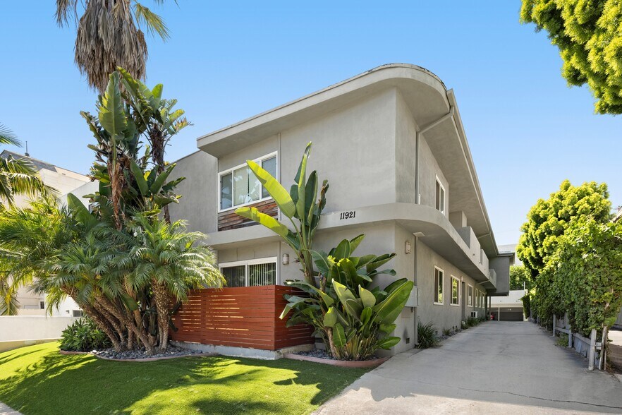 More Photos Of 11921 Goshen Ave, Los Angeles Apartments For Sale