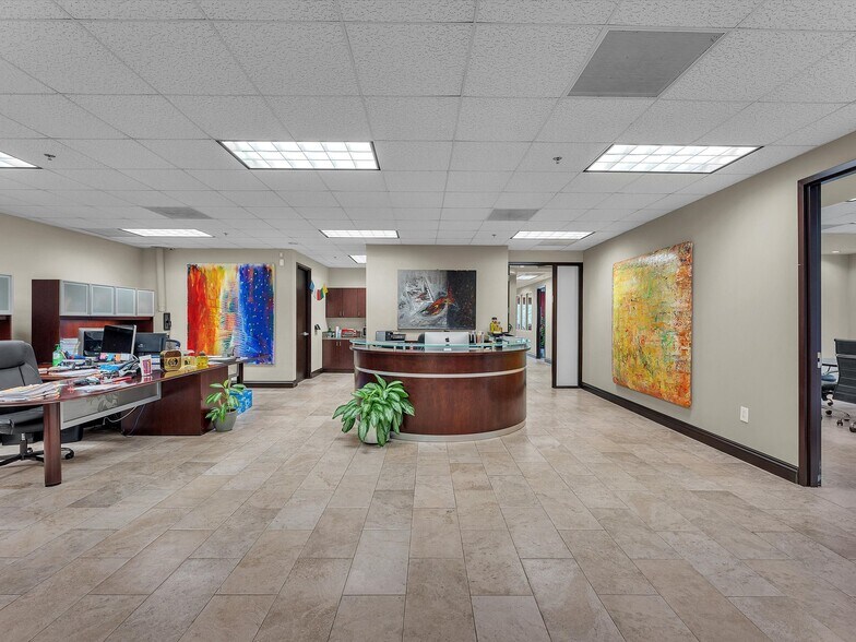 More Photos Of 2260 NW 114th Ave, Doral Warehouse For Lease