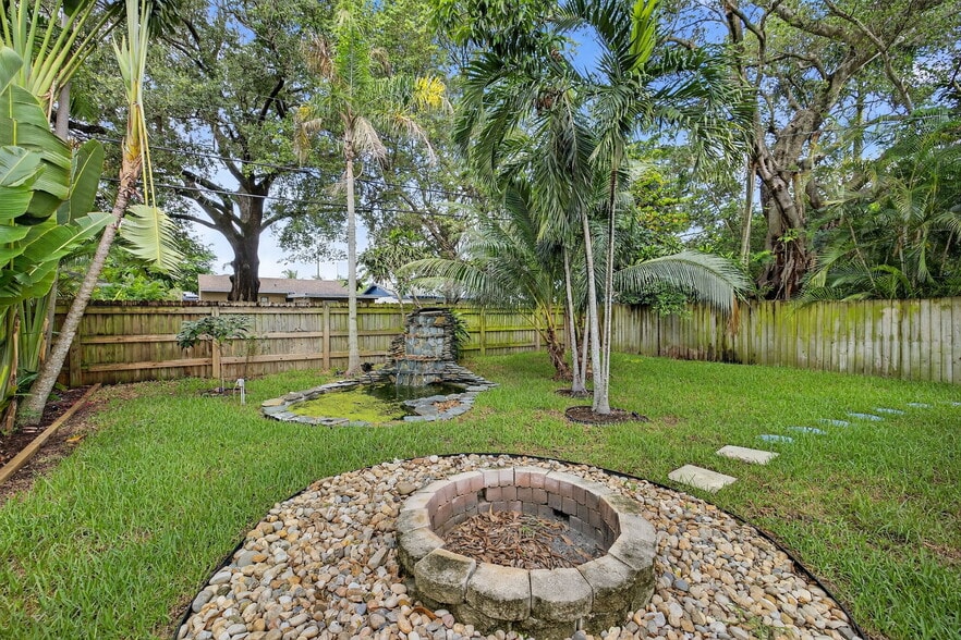 More Photos Of 1317 NE 1st Ave, Fort Lauderdale Multifamily For Sale