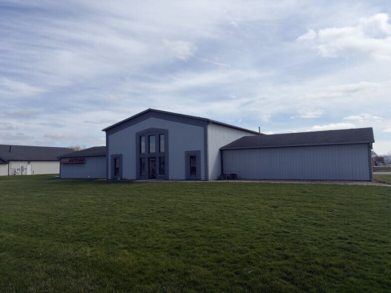 More Photos Of 6151 W 400 N, Greenfield Warehouse For Sale