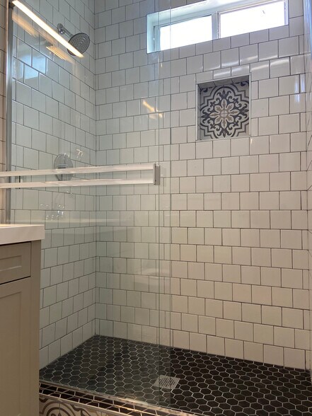 More Photos Of 2666 Orchard Ave, Los Angeles Multifamily For Sale