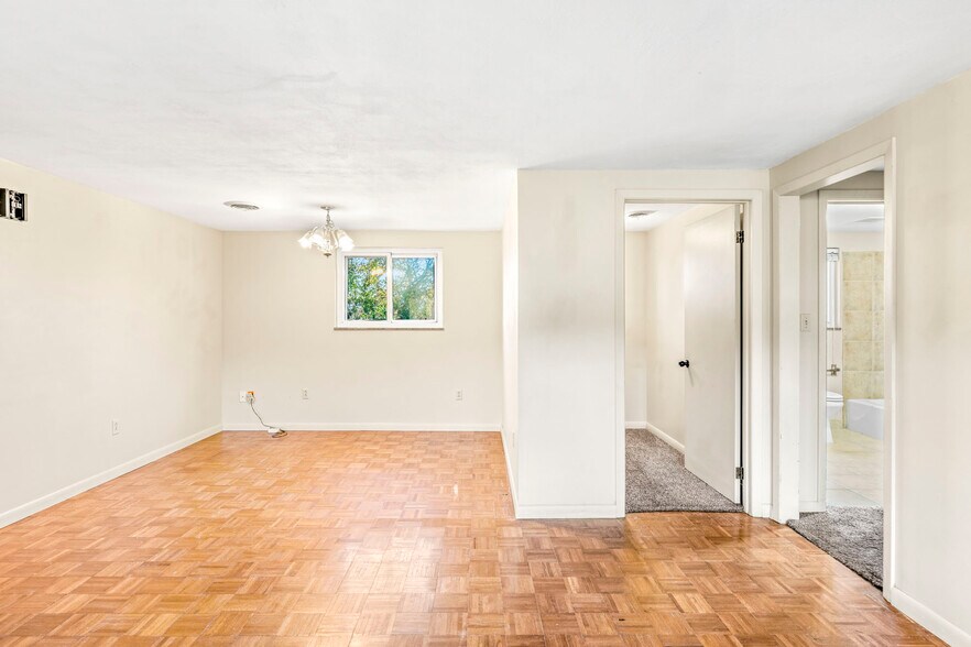 More Photos Of 310 Goose Creek Rd, Dandridge Office For Sale