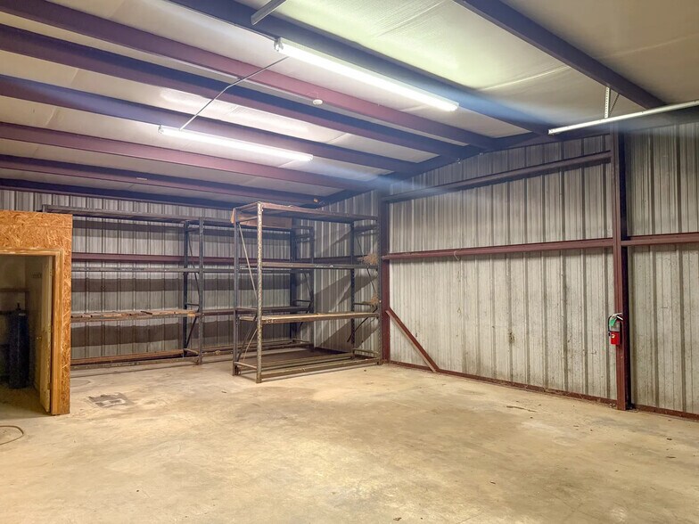 More Photos Of 10441 Mammoth Ave, Baton Rouge Warehouse For Lease