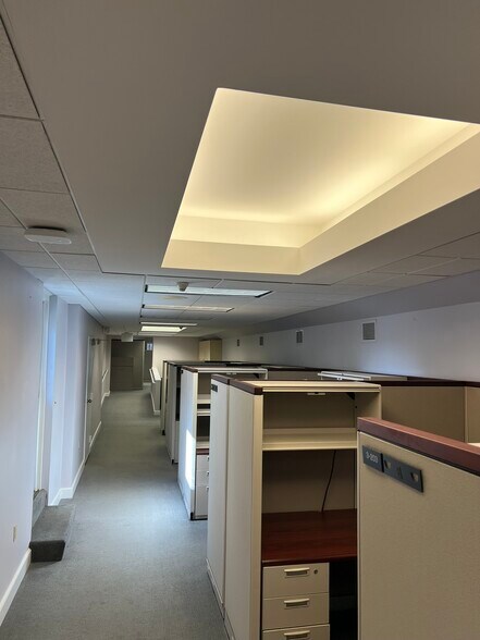 More Photos Of 221 S Church St, Bowling Green Office For Lease