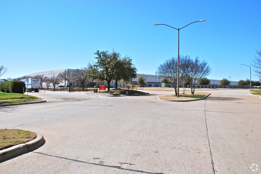More Photos Of 14900 Frye Rd, Fort Worth Warehouse For Lease