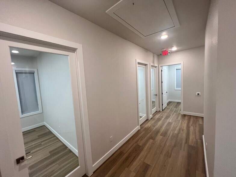 More Photos Of 16702 House Hahl Rd, Cypress Medical For Lease