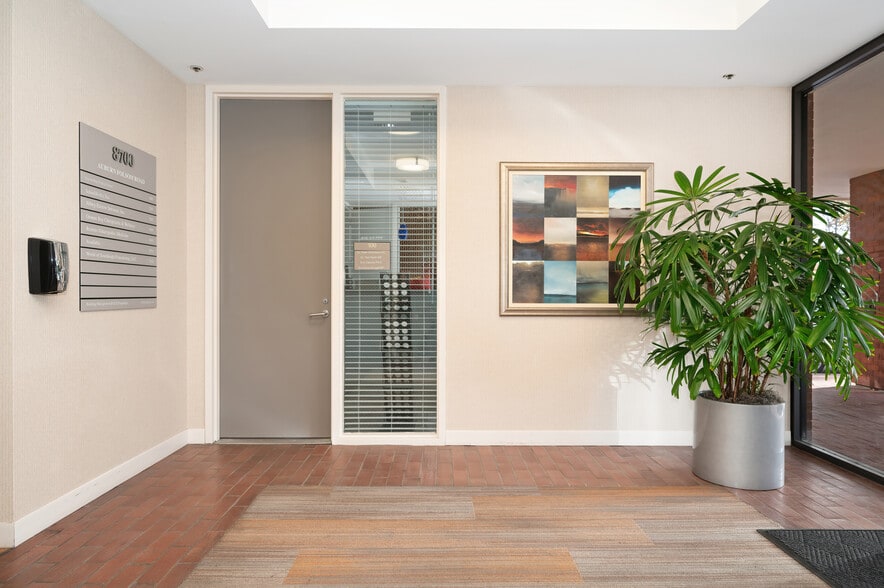 More Photos Of 8700 Auburn Folsom Rd, Granite Bay Office For Lease