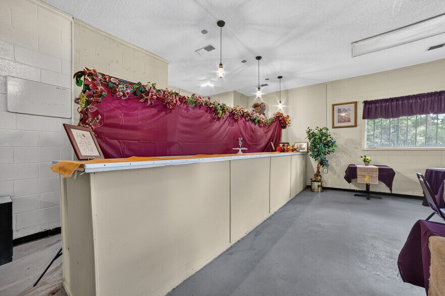 More Photos Of 1030 Dry Branch Rd, Hopkins General Retail For Sale