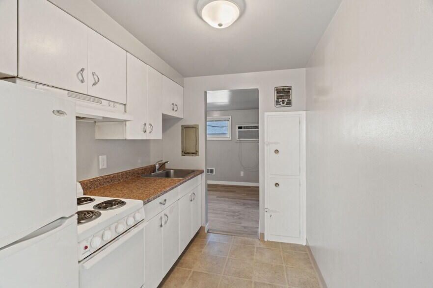 More Photos Of 547-557 E Fairview Ave, Spokane Apartments For Sale