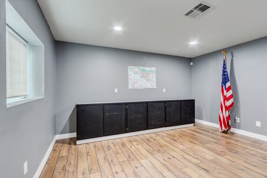 More Photos Of 448 S Pershing Ave, San Bernardino Warehouse For Sale