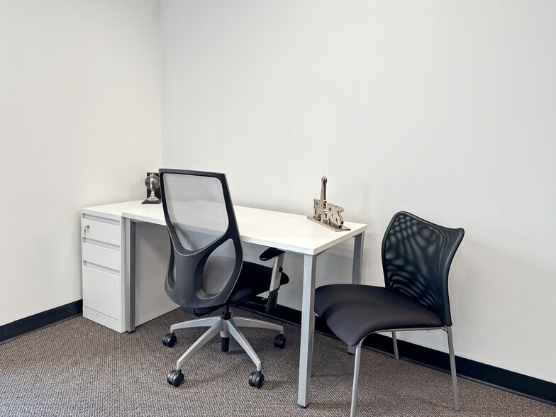 More Photos Of 1100 Poydras St, New Orleans Coworking Space