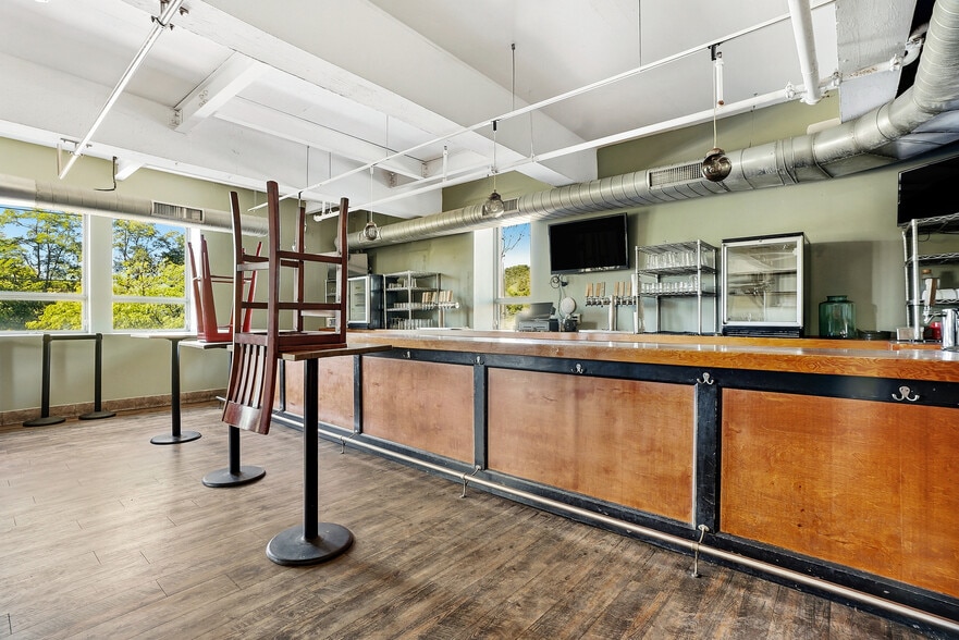 More Photos Of 47 S Water St, Peekskill Light Manufacturing For Lease